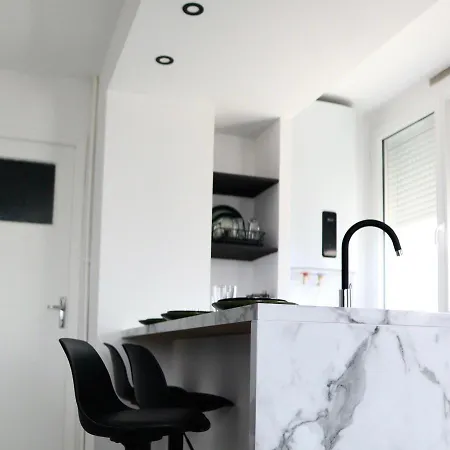 Apartment Appart- Yschool